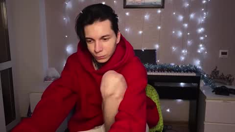 Snapshot of chillguy2k chatting on 12-15-24, 05:20 Rick online show from 12-15-24, 05:20