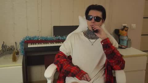 Snapshot of chillguy2k chatting on 01-04-25, 07:55 Rick online show from 01-04-25, 07:55