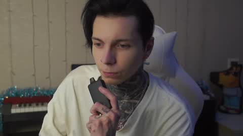 Snapshot of chillguy2k chatting on 01-06-25, 02:26 Rick online show from 01-06-25, 02:26