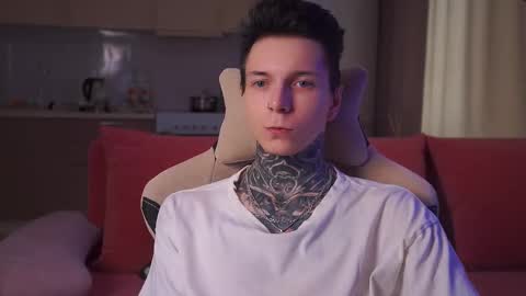 Snapshot of chillguy2k chatting on 03-12-25, 01:36 Rick online show from 03-12-25, 01:36