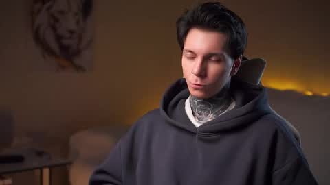 Snapshot of chillguy2k chatting on 10-18-25, 02:18 Rick online show from 10-18-25, 02:18