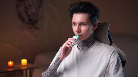 Snapshot of chillguy2k chatting on 10-24-25, 04:36 Rick online show from 10-24-25, 04:36