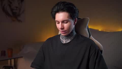 Snapshot of chillguy2k chatting on 11-04-25, 03:11 Rick online show from 11-04-25, 03:11