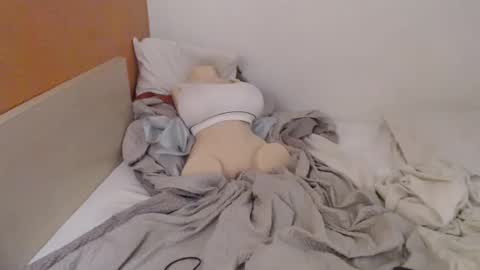 Snapshot of chillguy666 chatting on 01-04-25, 08:39 new toy online show from 01-04-25, 08:39