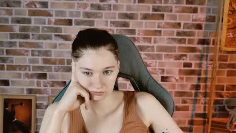 Bella online show from 12-17-25, 09:04