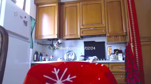 Snapshot of chillwithcamii chatting on 02-25-25, 12:34 yoursensualparadise online show from 02-25-25, 12:34