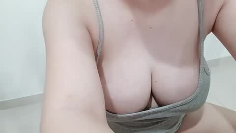 Jani online show from 04-21-26, 01:42