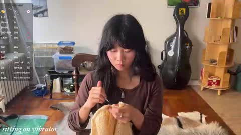 Snapshot of chiloschista chatting on 10-29-25, 05:04 judith online show from 10-29-25, 05:04