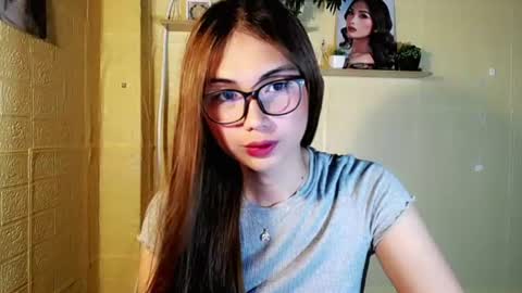 Snapshot of chinitaluxe chatting on 06-25-26, 11:09 Chinita online show from 06-25-26, 11:09