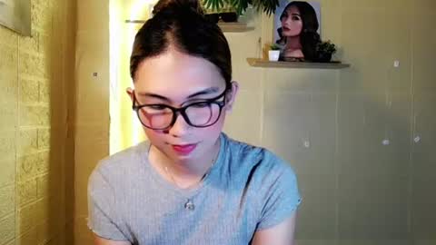 Snapshot of chinitaluxe chatting on 07-01-26, 09:36 Chinita online show from 07-01-26, 09:36