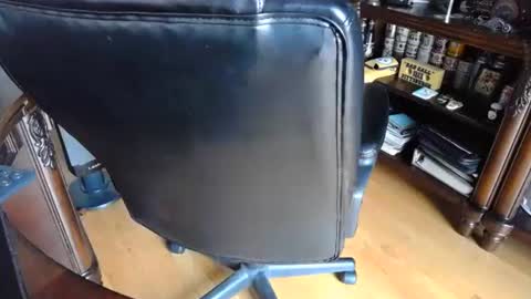 Snapshot of chiphoneman chatting on 02-27-26, 02:50 chiphoneman online show from 02-27-26, 02:50