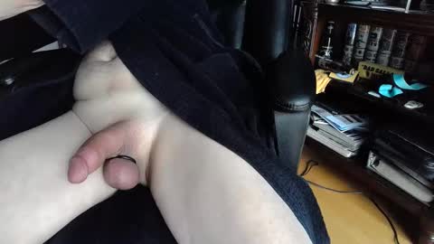 Snapshot of chiphoneman chatting on 03-18-26, 02:53 chiphoneman online show from 03-18-26, 02:53