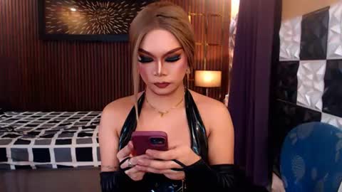 Franching Lee online show from 07-17-26, 11:06
