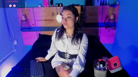 Chloeallennn  online show from 03-12-26, 02:01