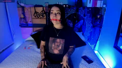 Chloeallennn  online show from 04-28-26, 03:28