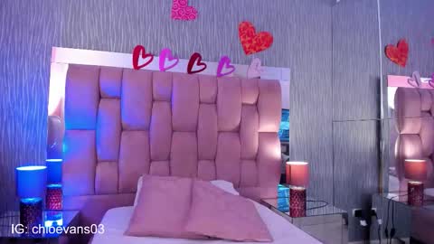 Snapshot of chloe__evans_ chatting on 09-30-25, 11:37 Chloe online show from 09-30-25, 11:37