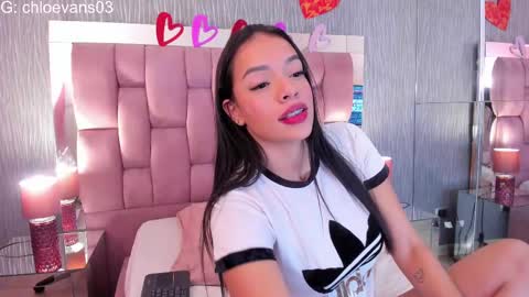 Snapshot of chloe__evans_ chatting on 10-03-25, 11:40 Chloe online show from 10-03-25, 11:40