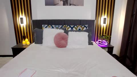 Follow My New account online show from 09-18-25, 04:14