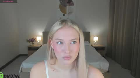 Chloe online show from 01-19-26, 04:05