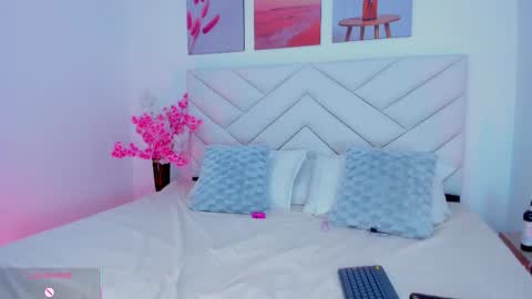 chloe_avery online show from 10-05-25, 11:46