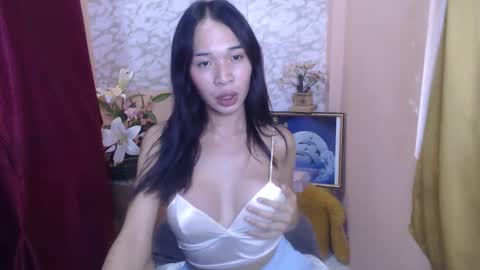 Snapshot of chloe_bilat chatting on 02-15-26, 05:15 chloe_bilat online show from 02-15-26, 05:15