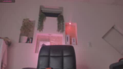 Snapshot of chloe_cooperr chatting on 09-23-25, 02:36 chloe_cooperr online show from 09-23-25, 02:36