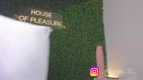 Chloe online show from 09-22-25, 12:07