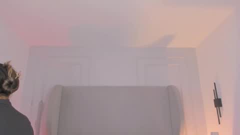 Chloe online show from 12-22-25, 12:02