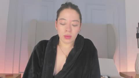 Snapshot of chloe_dee_ chatting on 05-31-26, 06:09 Chloe online show from 05-31-26, 06:09