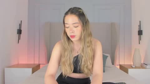 Snapshot of chloe_dee_ chatting on 06-08-26, 11:54 Chloe online show from 06-08-26, 11:54
