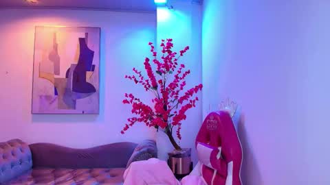 Snapshot of chloe_dolly chatting on 03-09-26, 11:14 Chloe online show from 03-09-26, 11:14