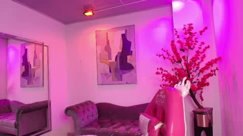 Chloe online show from 04-12-26, 11:26