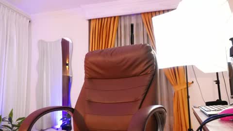 Chloe online show from 04-24-26, 11:56