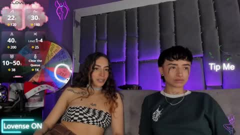 Isabella curly hair - Anastasia short hair  online show from 01-14-25, 10:12
