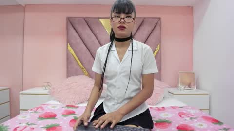 Chloe online show from 03-11-26, 11:27