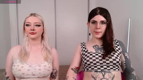 Chloe Levine online show from 11-16-25, 08:36