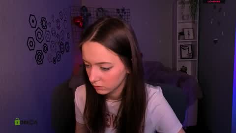 Snapshot of chloe_ley chatting on 03-10-26, 10:53 chloe_ley online show from 03-10-26, 10:53