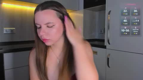 Chloe online show from 10-13-25, 04:34