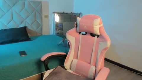 Chloe online show from 02-13-26, 07:10