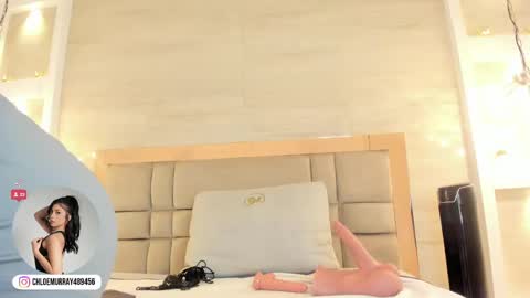 Snapshot of chloe_murray chatting on 05-27-26, 11:51 CHLOE online show from 05-27-26, 11:51
