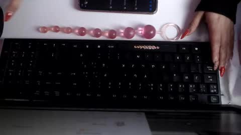 chloe_smith5 online show from 09-19-25, 02:29