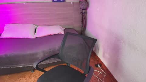Snapshot of chloe_stark_ chatting on 05-20-26, 12:22 chloe_stark_ online show from 05-20-26, 12:22