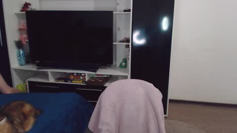 Snapshot of chloe_sunny chatting on 02-13-25, 09:49 Chloe online show from 02-13-25, 09:49