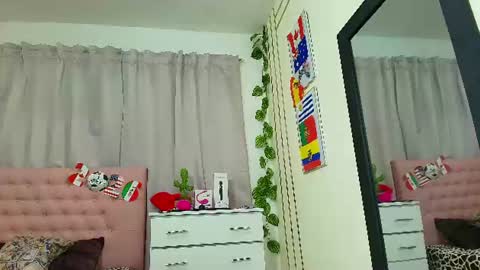 Lulu  online show from 07-15-26, 04:51
