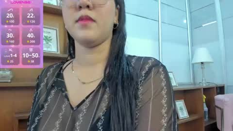 chloe_thomsoon online show from 06-06-26, 08:02