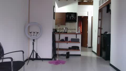 Snapshot of chloe_vahos chatting on 06-23-26, 11:03 Chloe online show from 06-23-26, 11:03