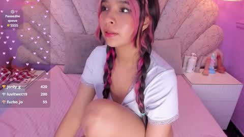 Snapshot of chloe_watson_ chatting on 12-12-24, 02:48 online show from 12-12-24, 02:48