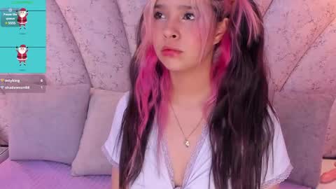 Snapshot of chloe_watson_ chatting on 12-20-24, 11:16 online show from 12-20-24, 11:16