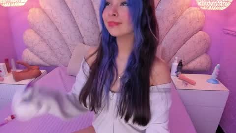 Snapshot of chloe_watson_ chatting on 12-21-24, 08:54 online show from 12-21-24, 08:54