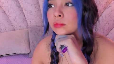 Snapshot of chloe_watson_ chatting on 12-21-24, 11:56 online show from 12-21-24, 11:56